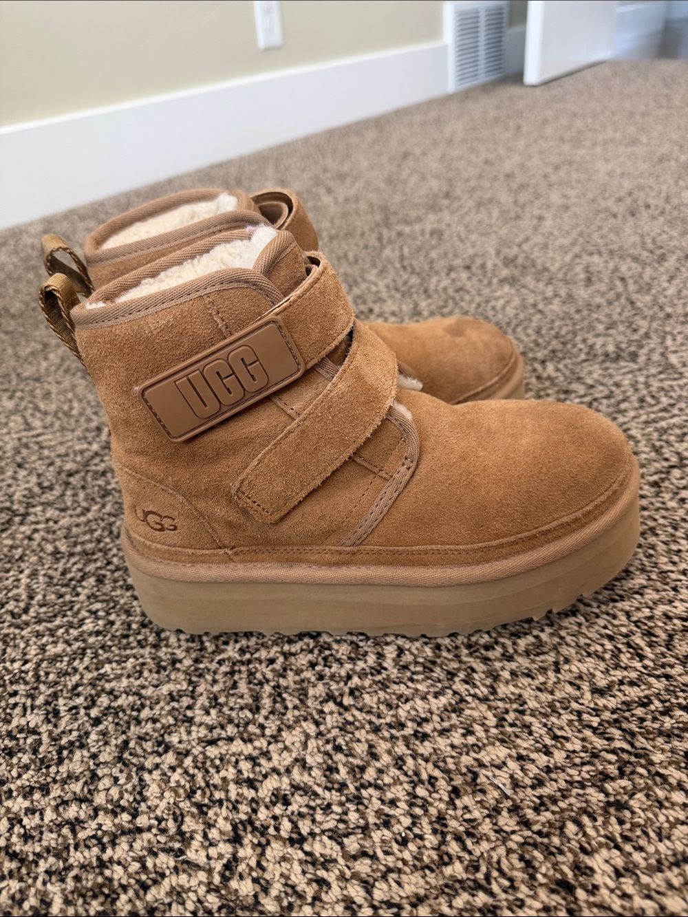 Kids UGG Tan Suede Shearling Strap platform Ankle Boot